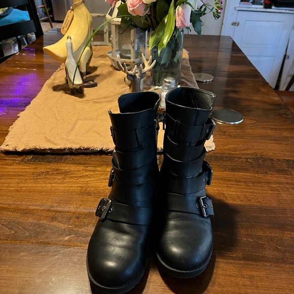 Adam Tucker Black leather  Buckle Ankle Boots - Picture 2 of 7